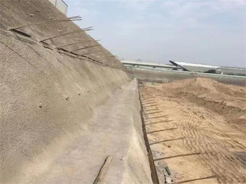 城东河道边坡加固